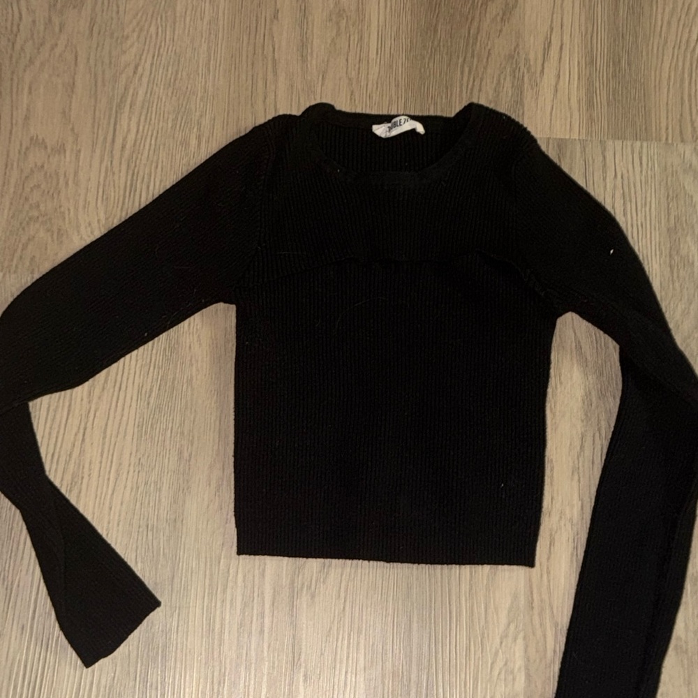 Double Zero Black Long Sleeve‎ Top